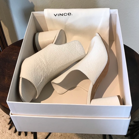 VINCE TANAY CRINKLED PATENT LEATHER MULE, SZ 9.5 - Picture 4 of 8